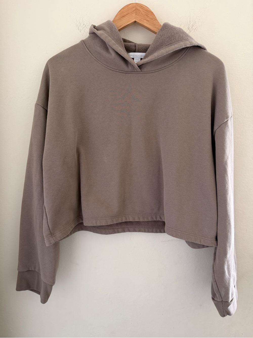 Beyond Yoga Cropped Fleece Pullover Hoodie Taupe Brown Dropped Shoulder L